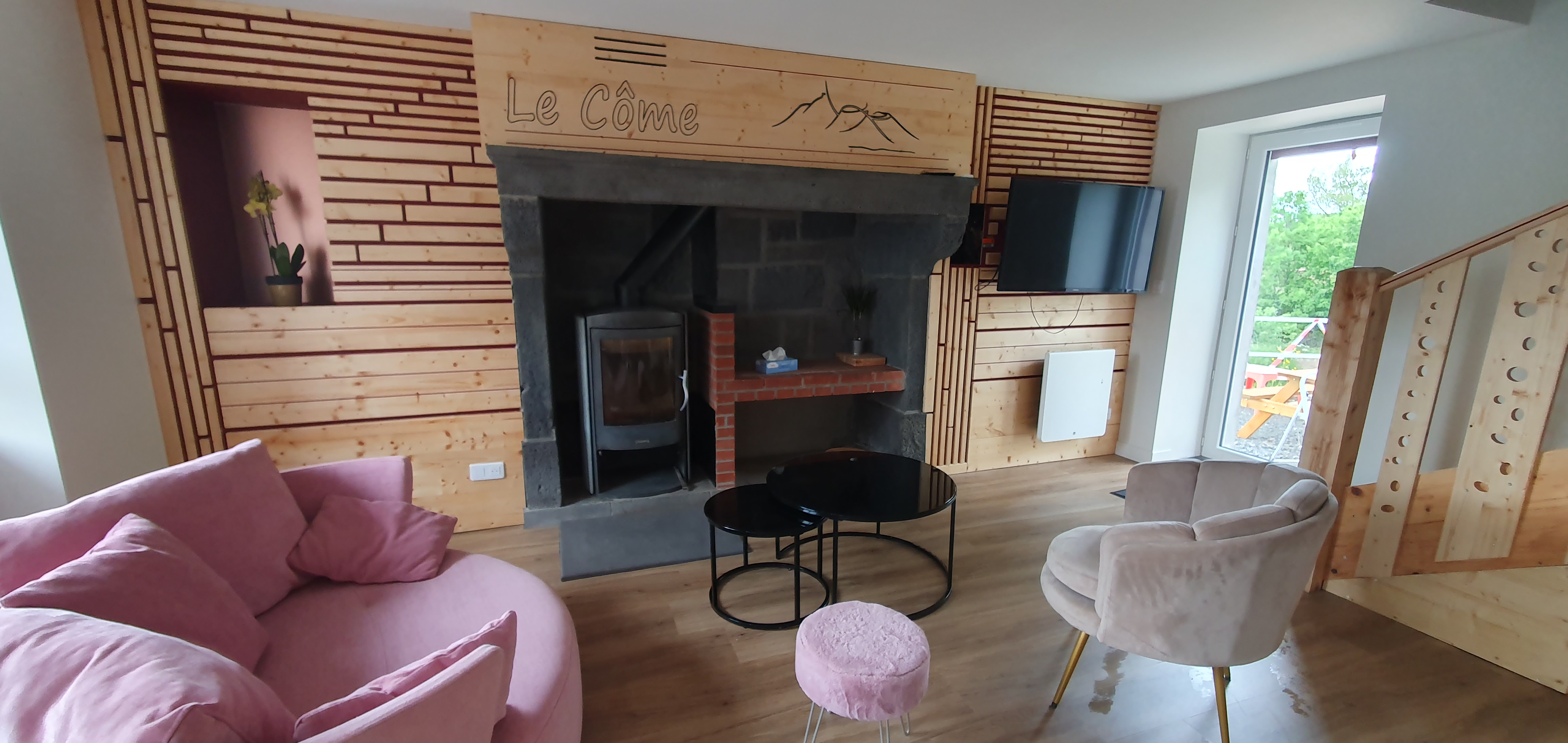 Cuisine et salon du gîte Le Côme