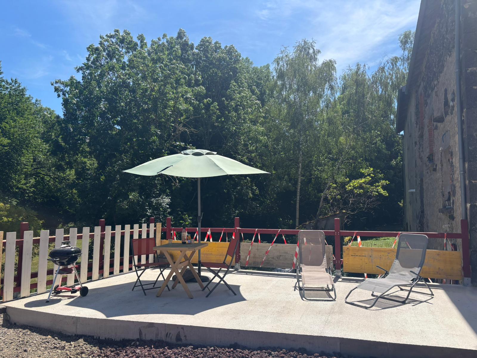 Terrasse extérieure du gîte